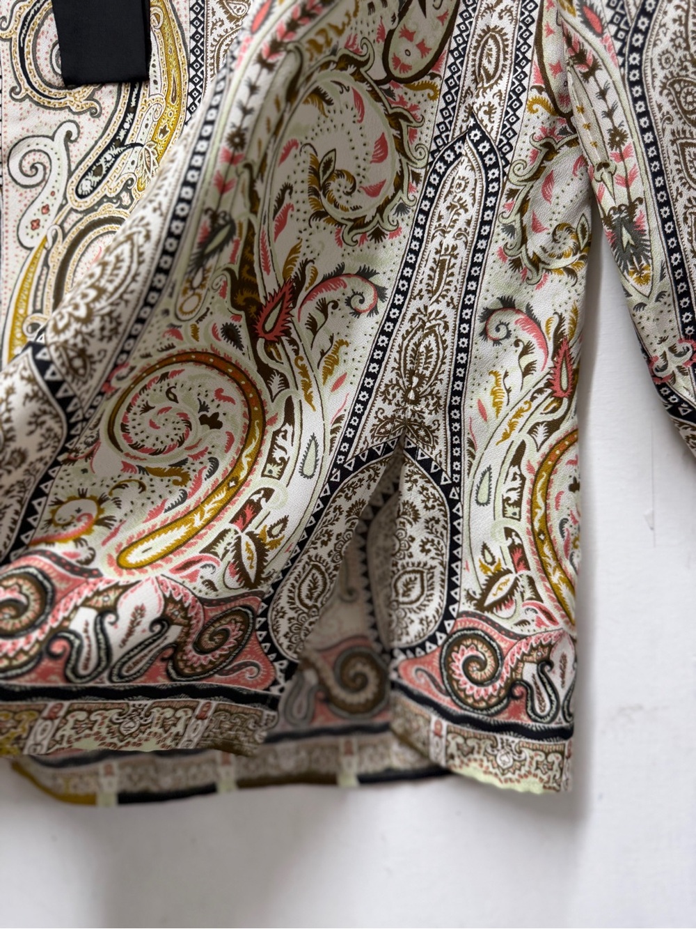 Etro Black and Cream Paisley V-Neck Top - Picture 6 of 8